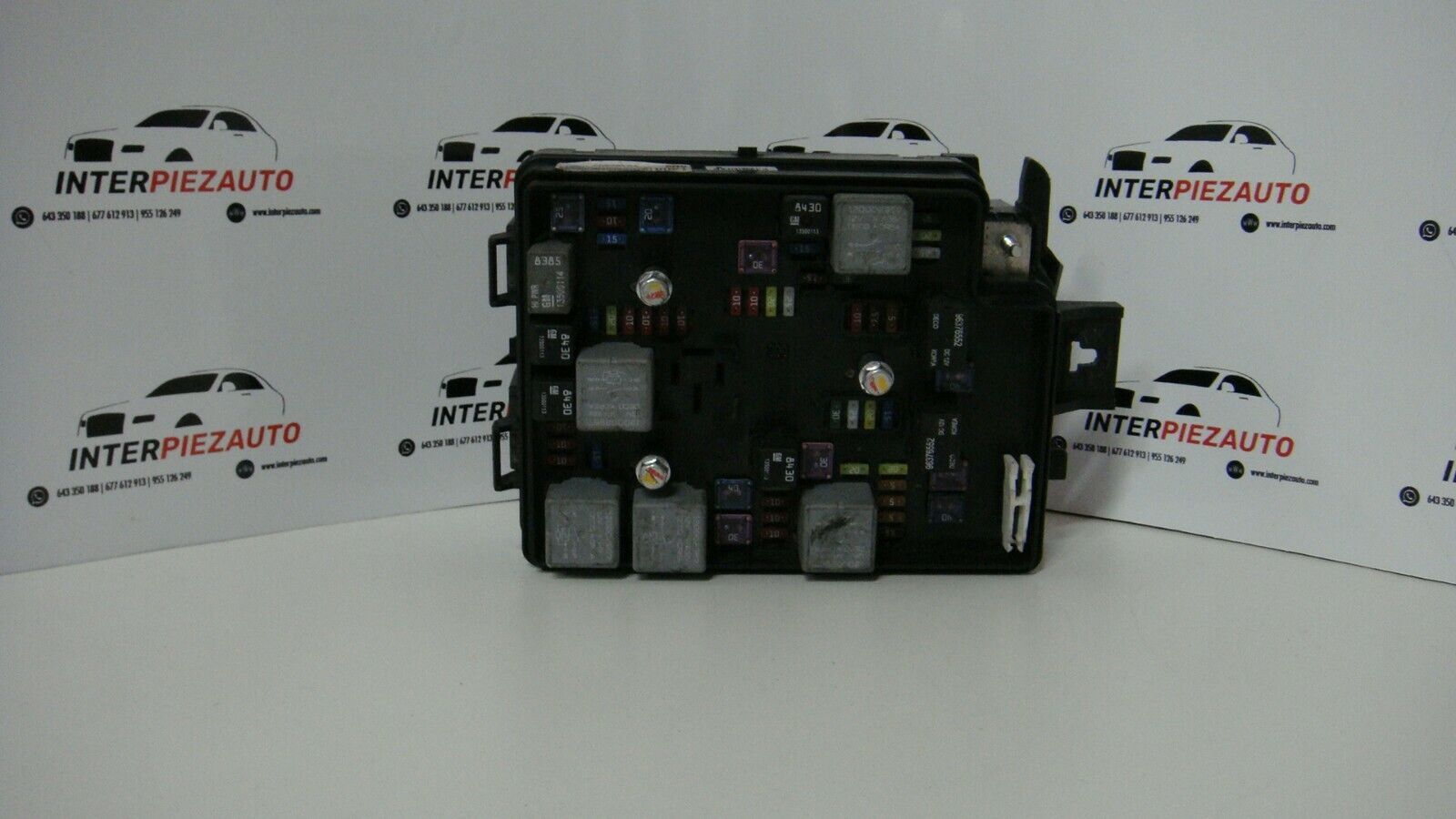 CAJA DE FUSIBLES RELES CHEVROLET AVEO 95462803 AU5 T300