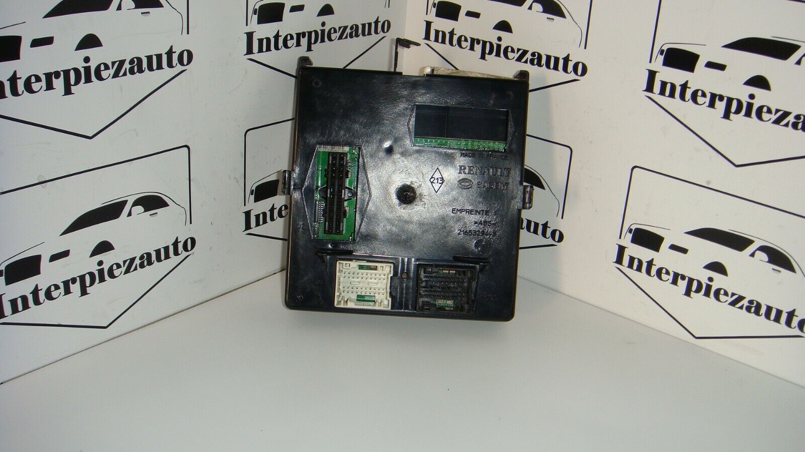 CAJA DE FUSIBLES UCH 74N1 RENAULT 8200192468 216687194A 21668719 4A