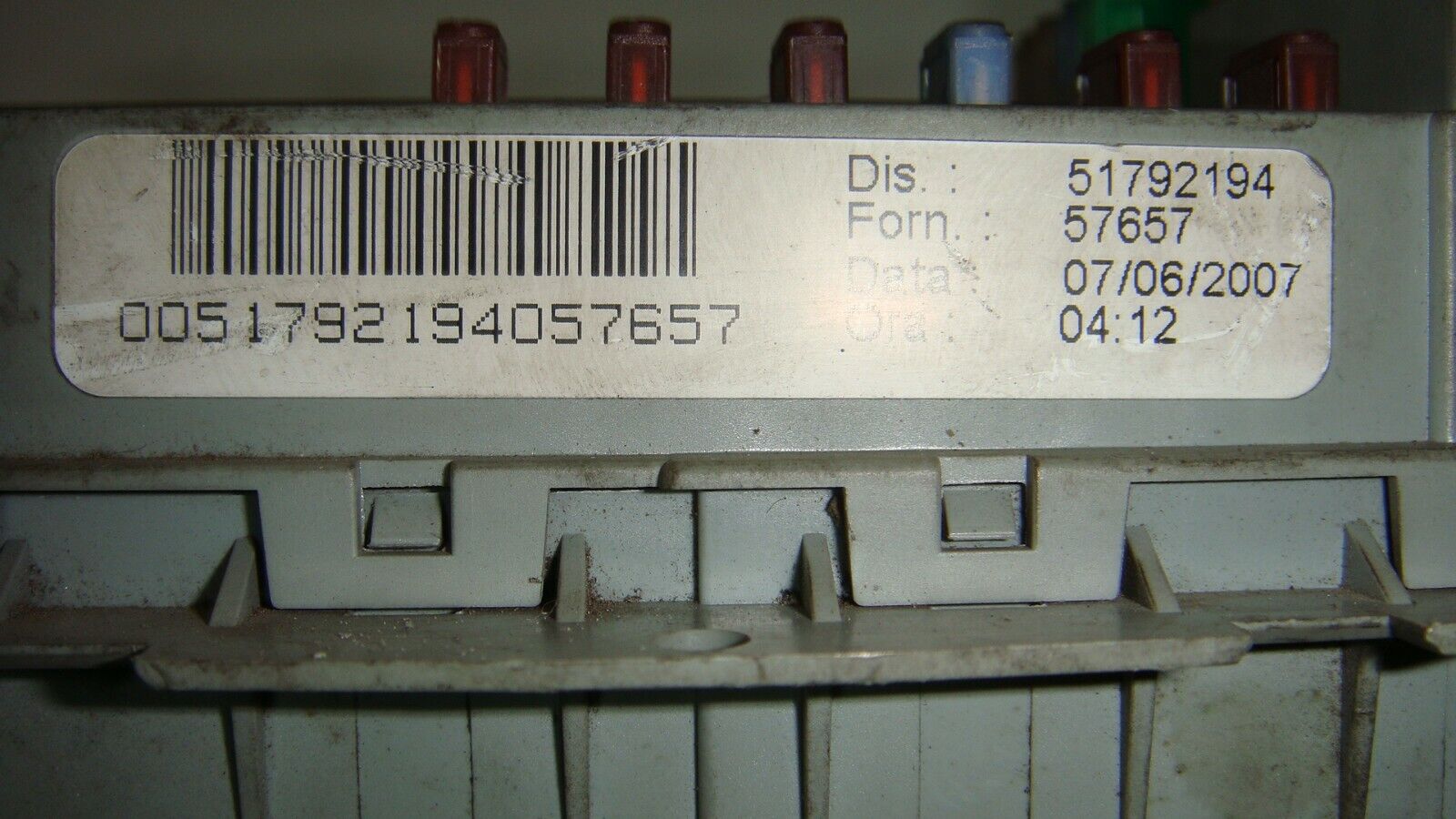 CAJA DE FUSIBLES RELES FIAT GRANDE PUNTO 51792194 - Imagen 4