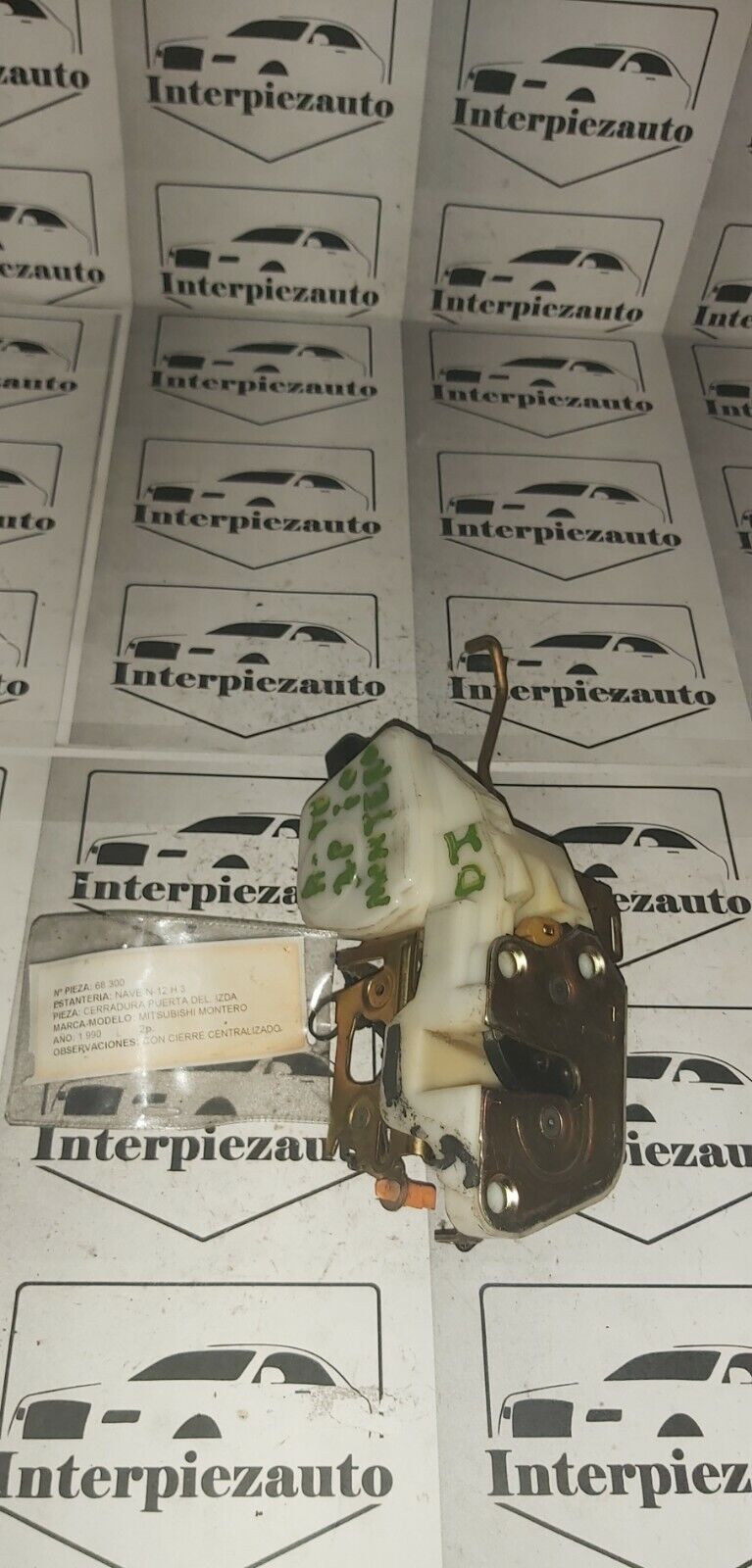 CERRADURA PUERTA DELANTERA IZQUIERDA MITSUBISHI MONTERO 1990 - 2000