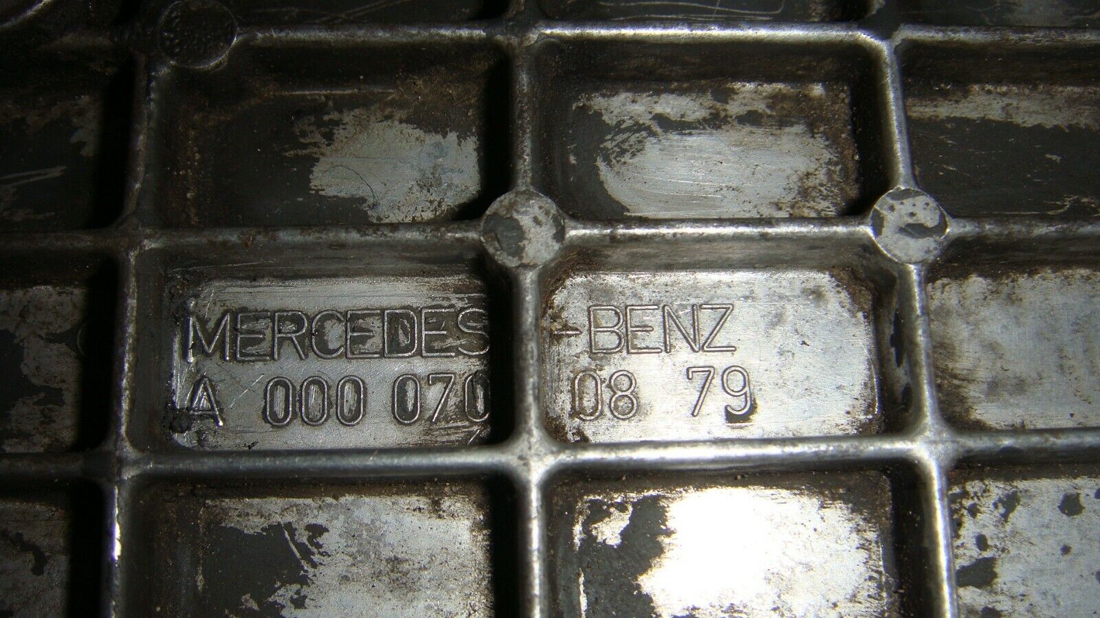 ECU A9044464540 0004460640 ZGS001 A0000700879 000 446 06 40 A 904 446 45 40 - Imagen 4