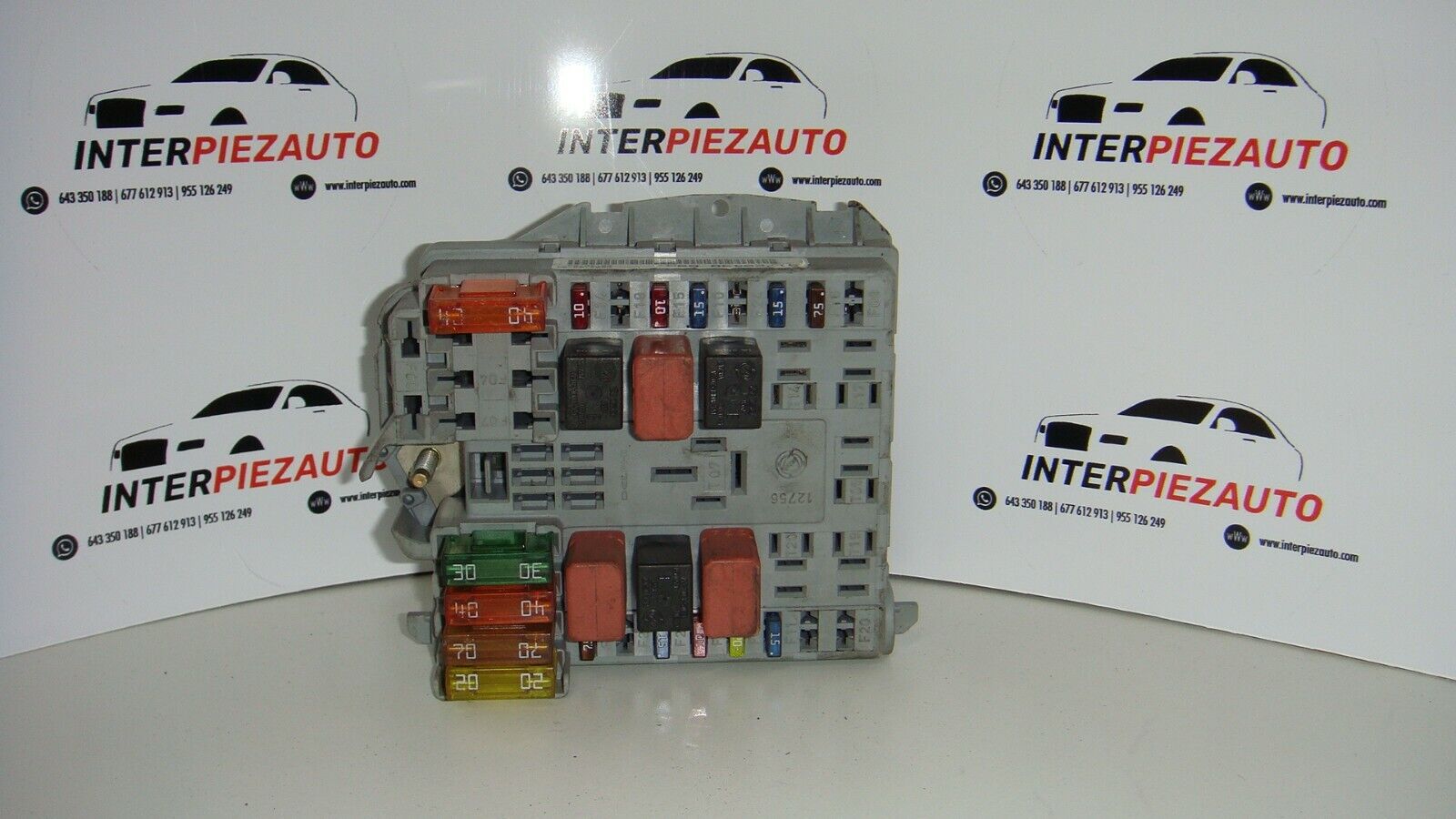 CAJA DE FUSIBLES RELES FIAT PALIO 51720438 Gas