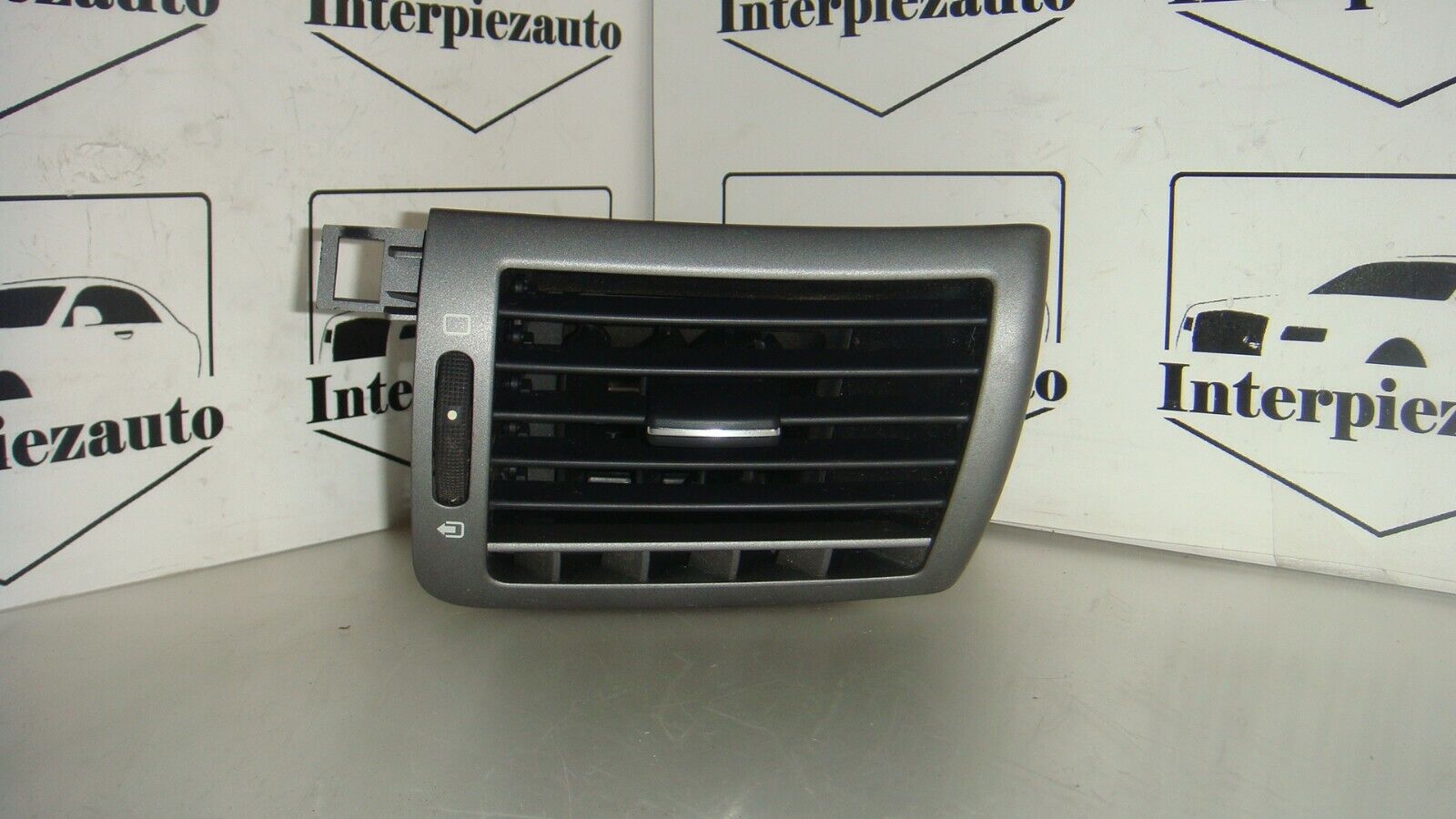 REJILLA TRAMPILLA VENTILACION AIRE IZQUIERDA PEUGEOT 407 9644589577 InterPiezAuto REJILLA TRAMPILLA VENTILACION AIRE IZQUIERDA PEUGEOT 407 9644589577 InterPiezAuto