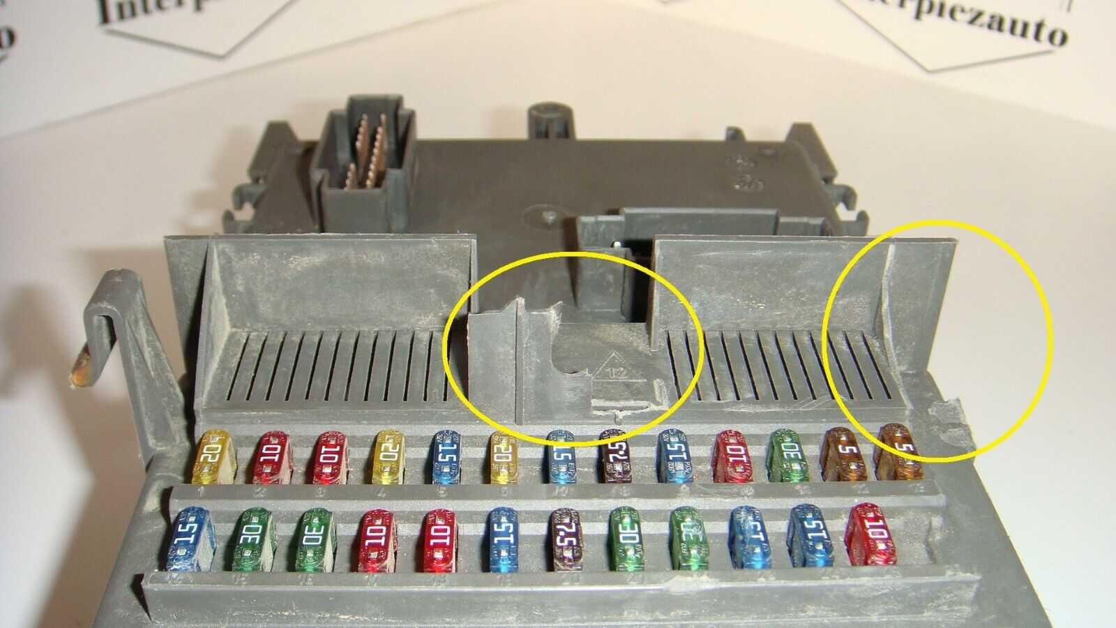 CAJA DE FUSIBLES RELES RENAULT 518095419 8200148809A 8200004201E - Imagen 4