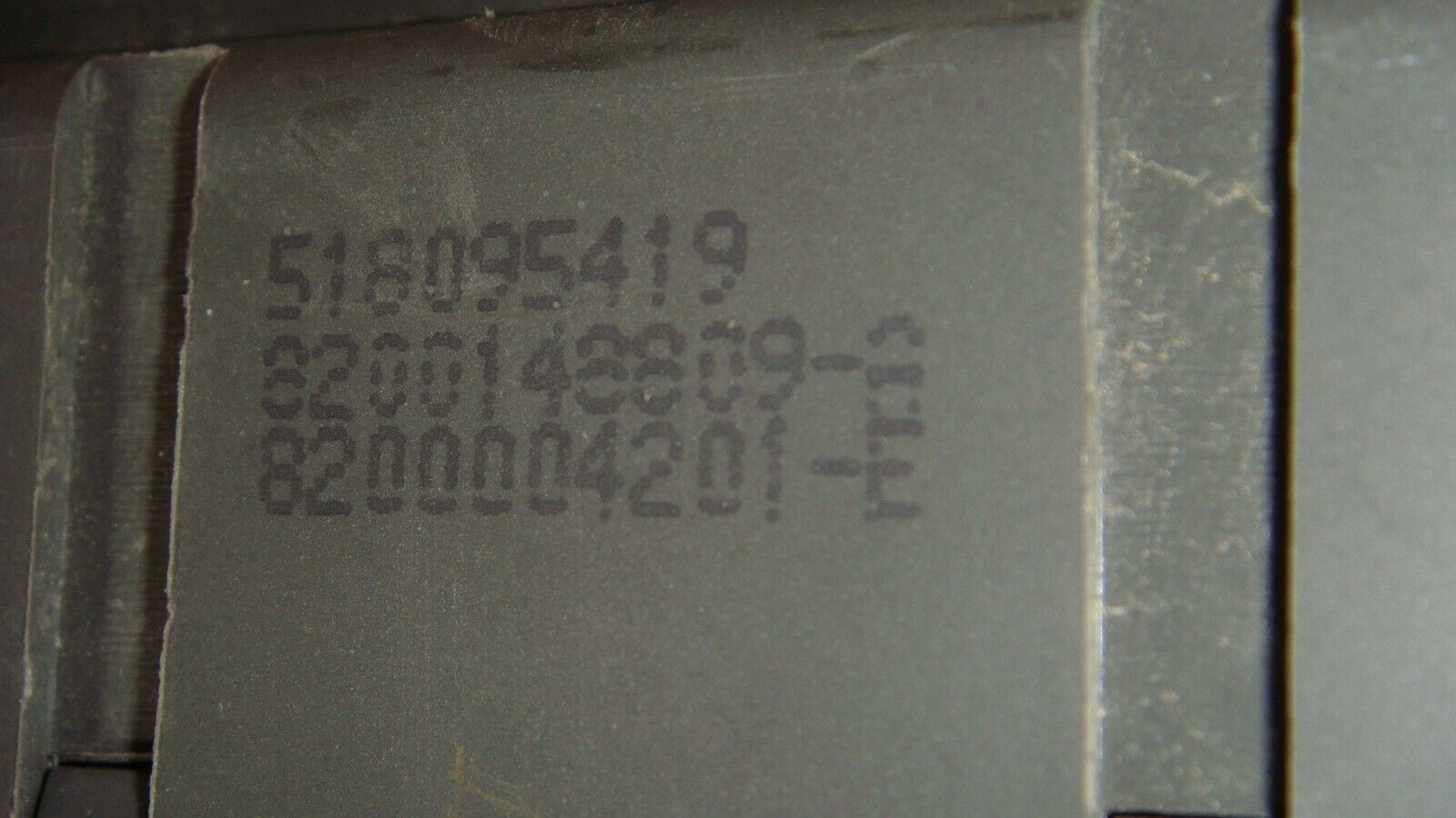 CAJA DE FUSIBLES RELES RENAULT 518095419 8200148809A 8200004201E - Imagen 5