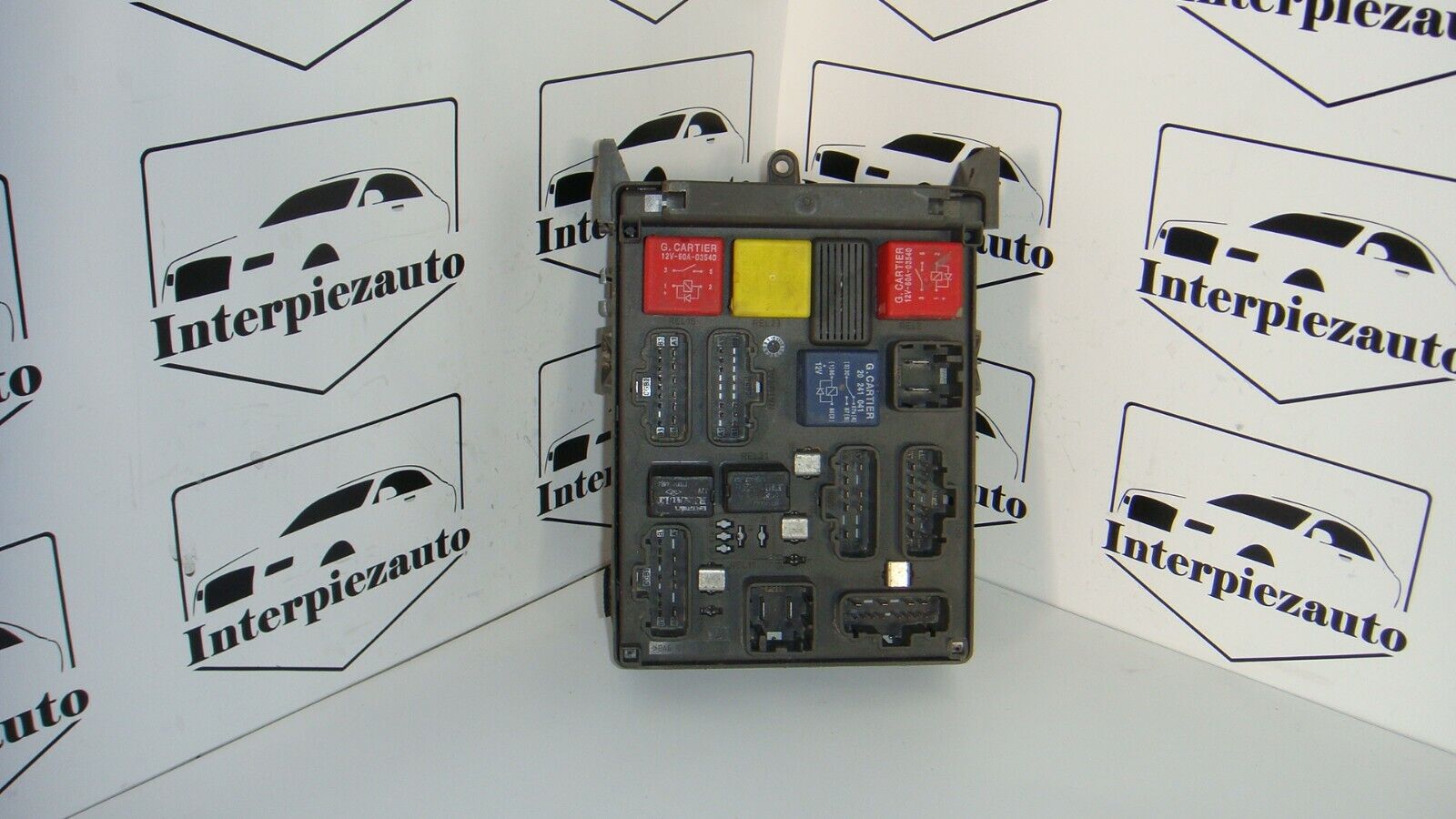 CAJA DE FUSIBLES RELES RENAULT 518095419 8200148809A 8200004201E
