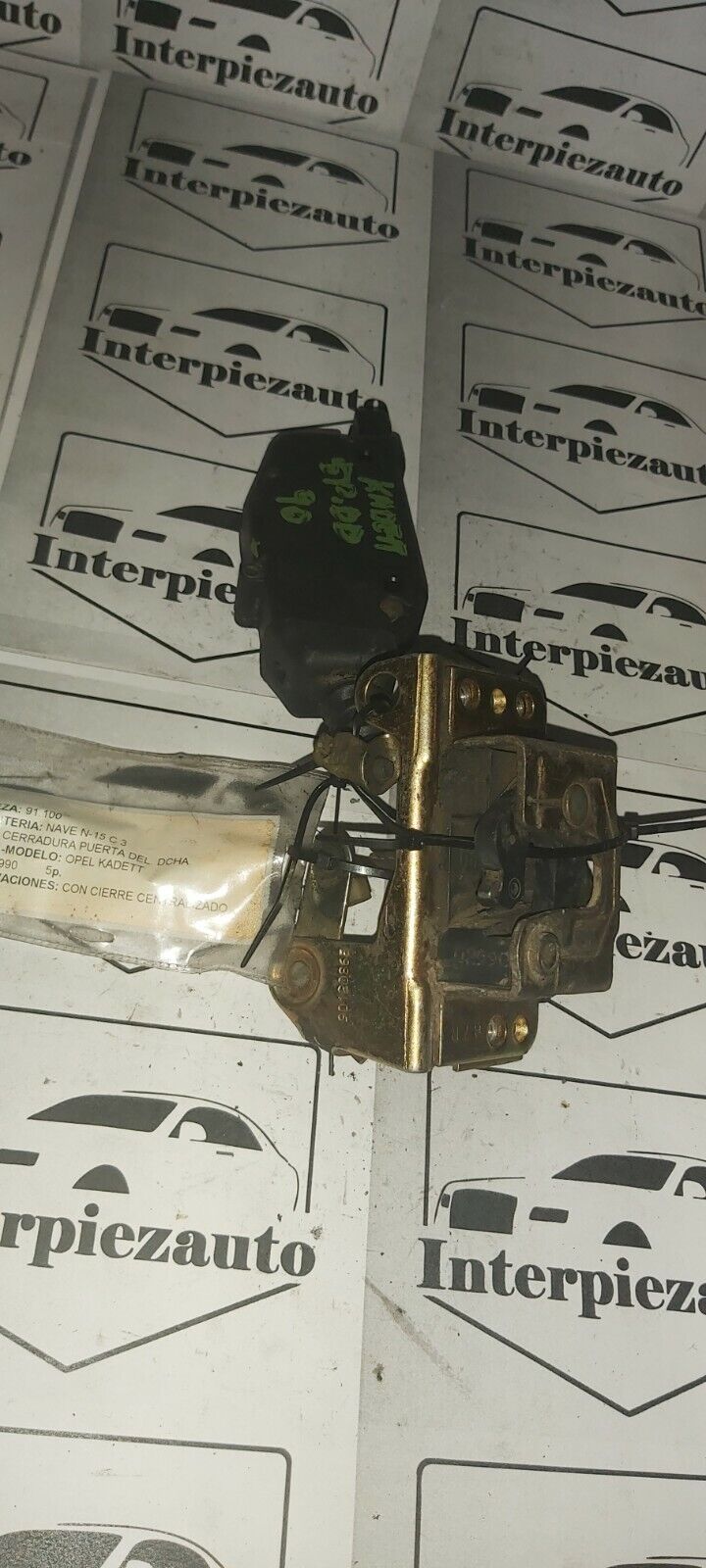 CERRADURA PUERTA DELANTERA DERECHA OPEL KADETT 1984 - 1991 90120865